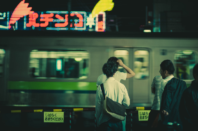 日本街头：世本多彩，我本无形