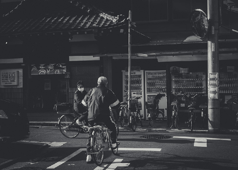 日本街头：世本多彩，我本无形