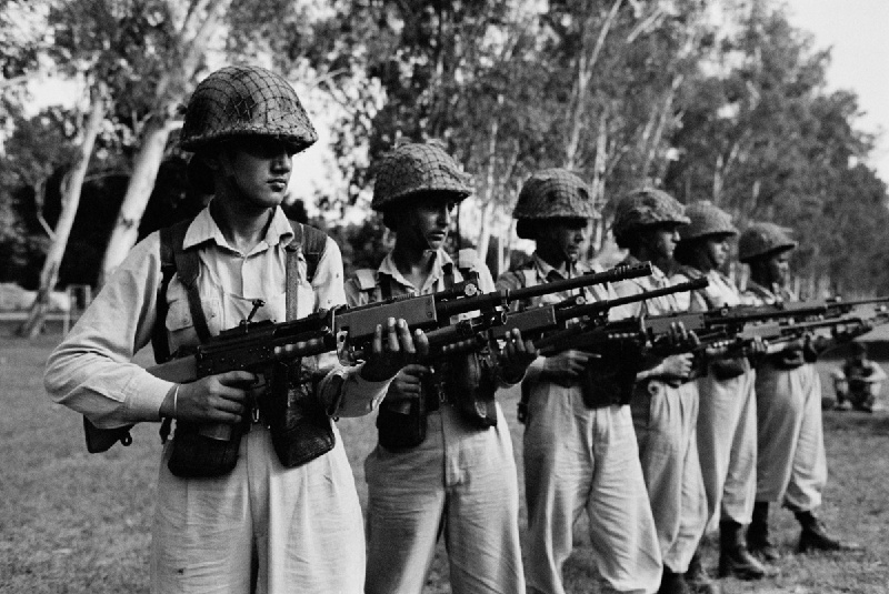 战争让女人走开，印度偏说不！