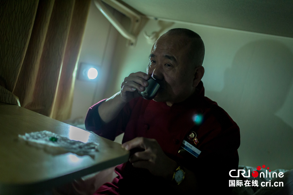 三十七载！列车大厨的油火人生