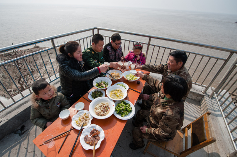 孤岛?夫妻?三十年