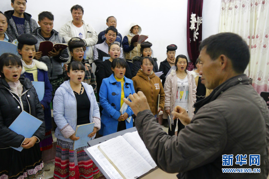 “拿起锄头干活，放下锄头唱歌”——他们从田间地头唱到国际舞台