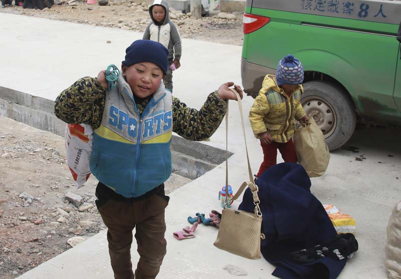下山，哥哥背你去新家