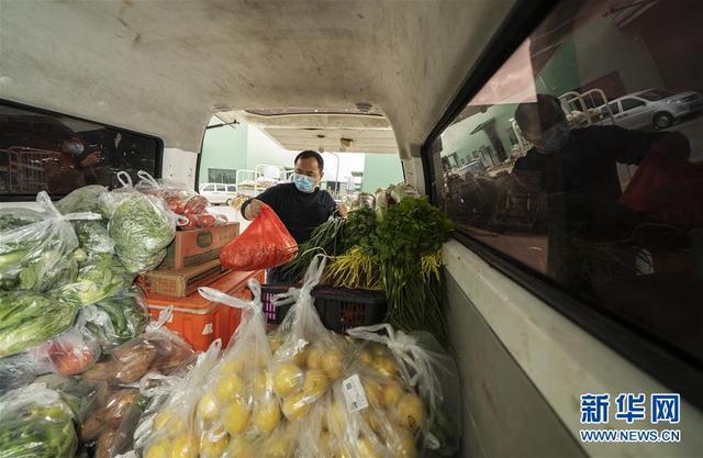 武汉:送菜员“马哥”的一天