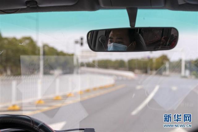 武汉:送菜员“马哥”的一天