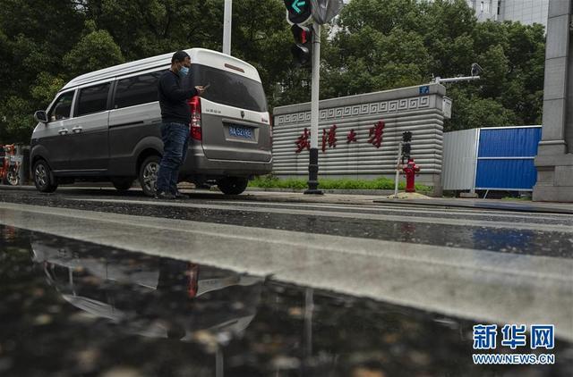 武汉:送菜员“马哥”的一天