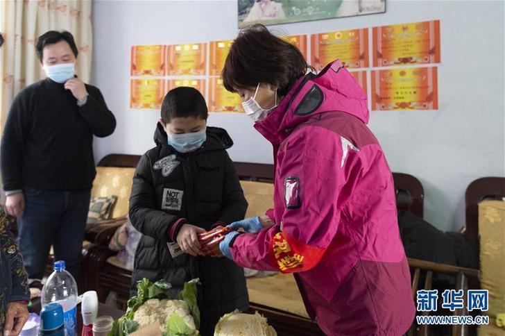 湖北襄阳:“龙卷风”社区书记刘晓琳 (聚焦疫情防控)(4)湖北襄阳:“龙卷风”社区书记刘晓琳