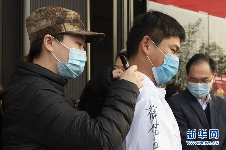向最可爱的人要签名！