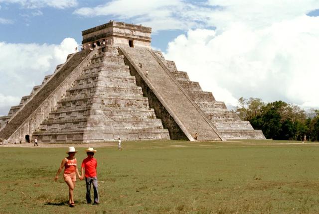 利用无人机消毒、华人侨团送口罩，中国经验助力墨西哥玛雅小城抗疫