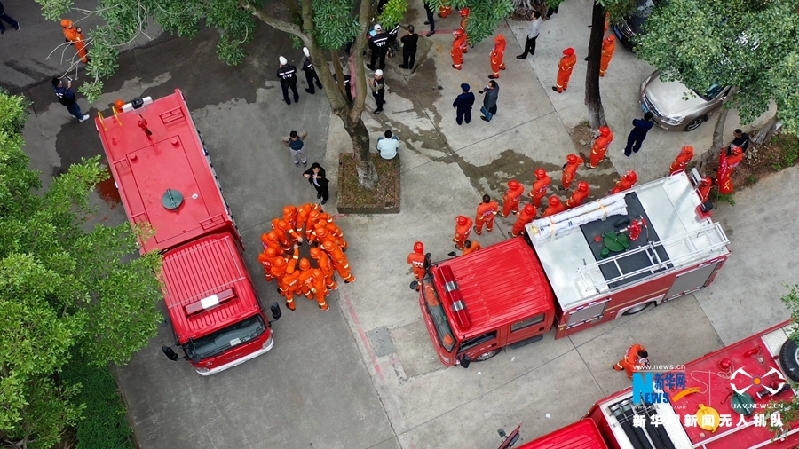 【“飞阅”中国】是谁在水火中展“十八般武艺”？