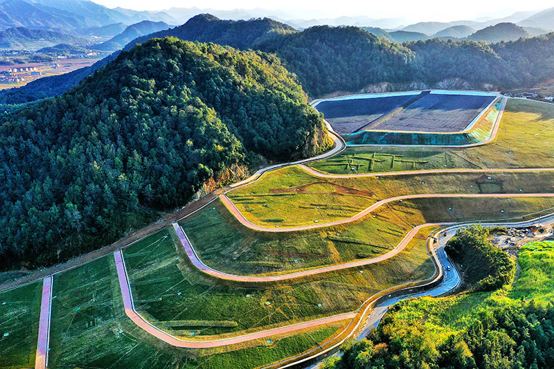 12年跟拍一项生态修复工程：昔日填埋场，今日大花园