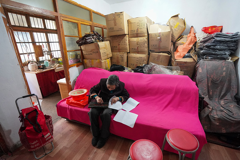 “诚信奶奶”十年还清2077万元债务 “诚信奶奶”十年还清2077万元债务