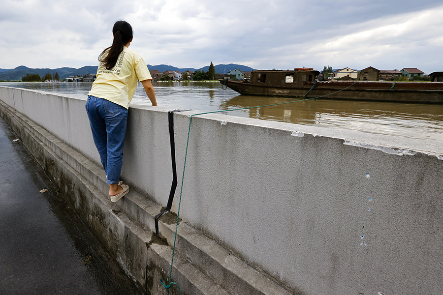 防洪墙:一块玻璃的稳固与温情 防洪墙:一块玻璃的稳固与温情
