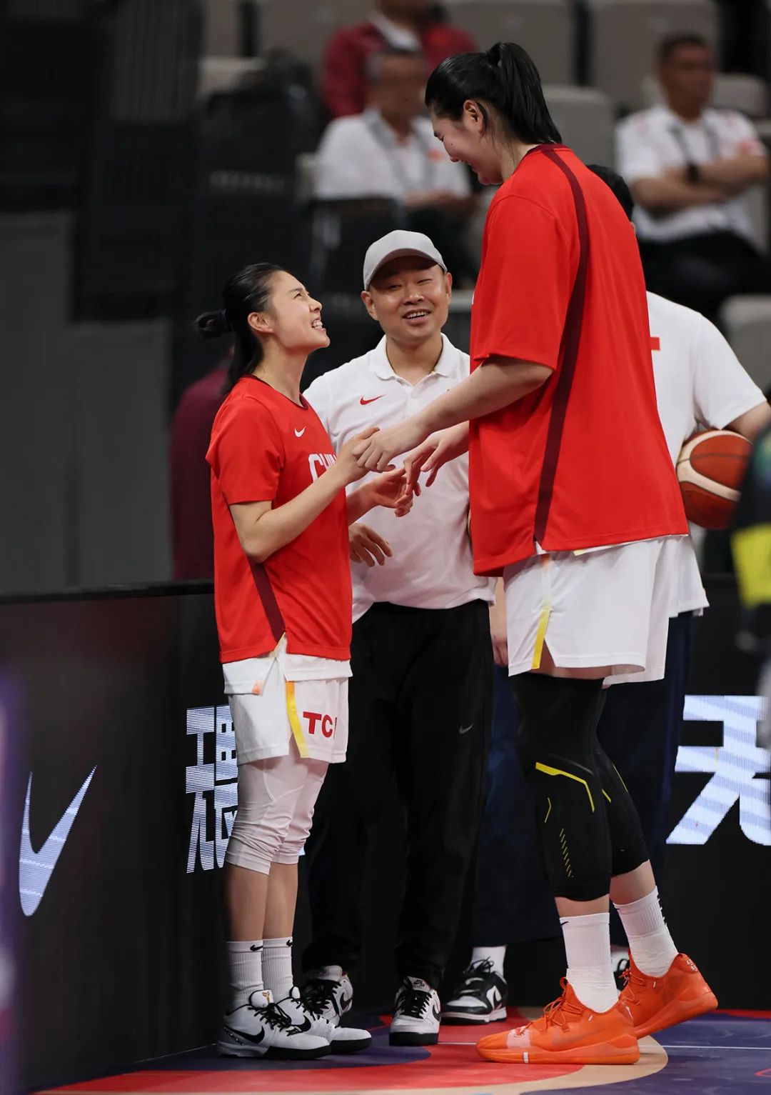 女篮亚洲杯:中国队85:51力压新西兰队