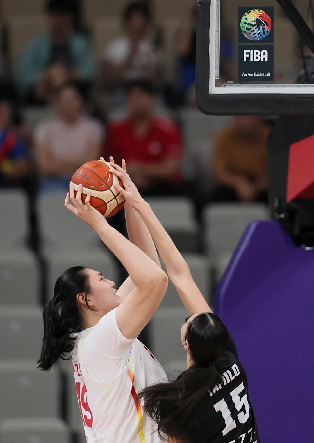 女篮亚洲杯:中国队85:51力压新西兰队