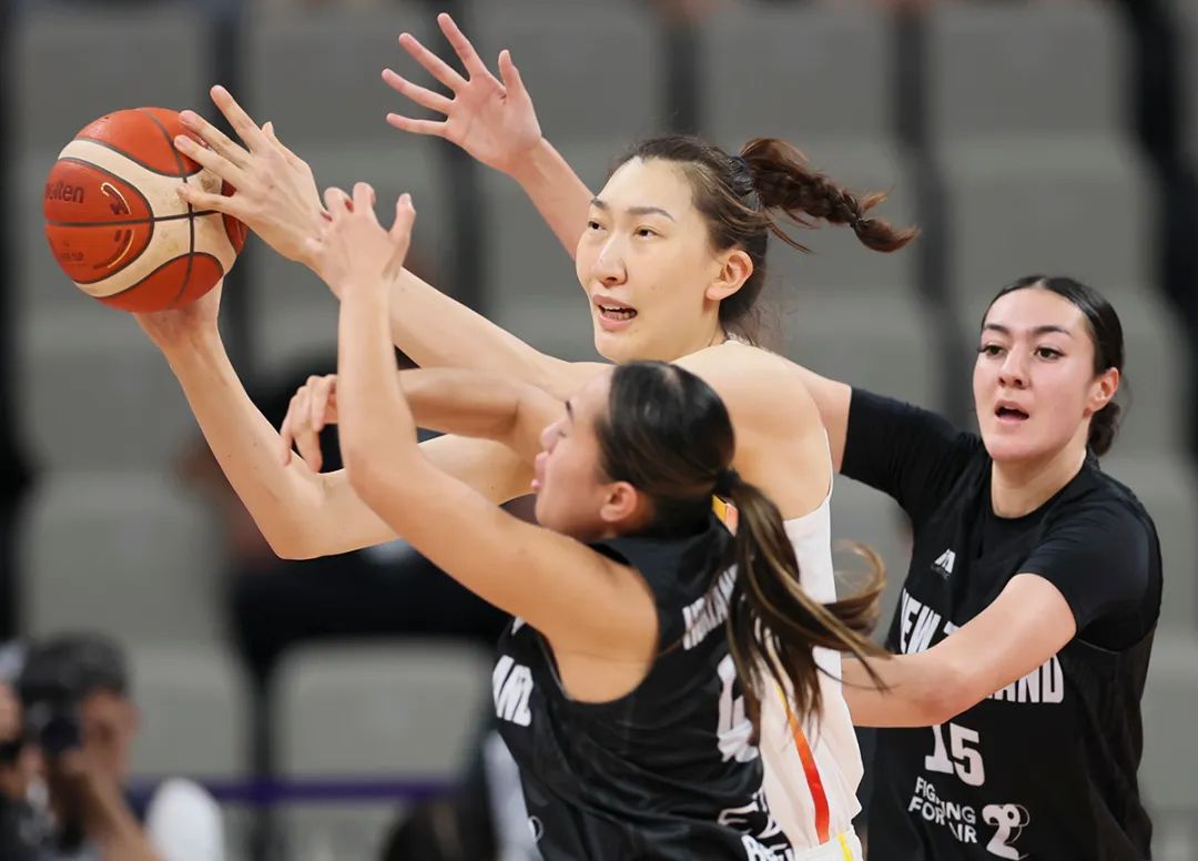女篮亚洲杯:中国队85:51力压新西兰队