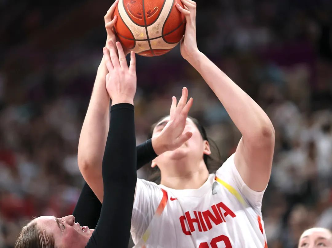 女篮亚洲杯:中国队85:51力压新西兰队