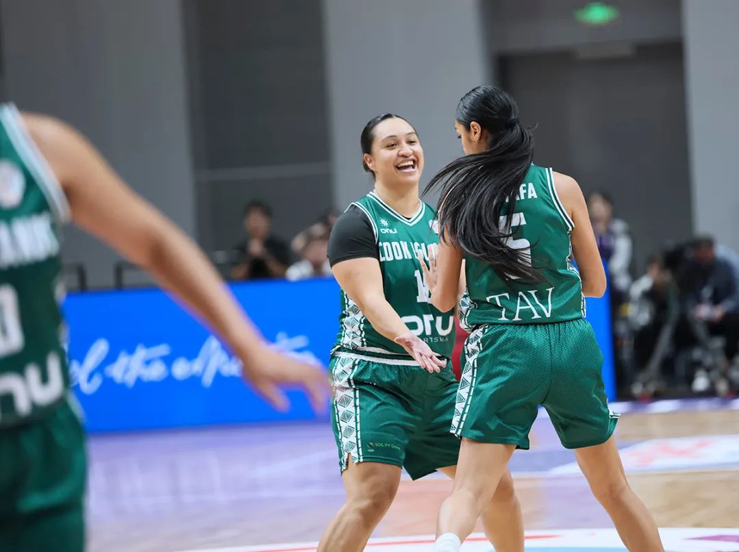 女篮亚洲杯：打球亲姐妹，上场母女兵——库克群岛队中的亲情队员