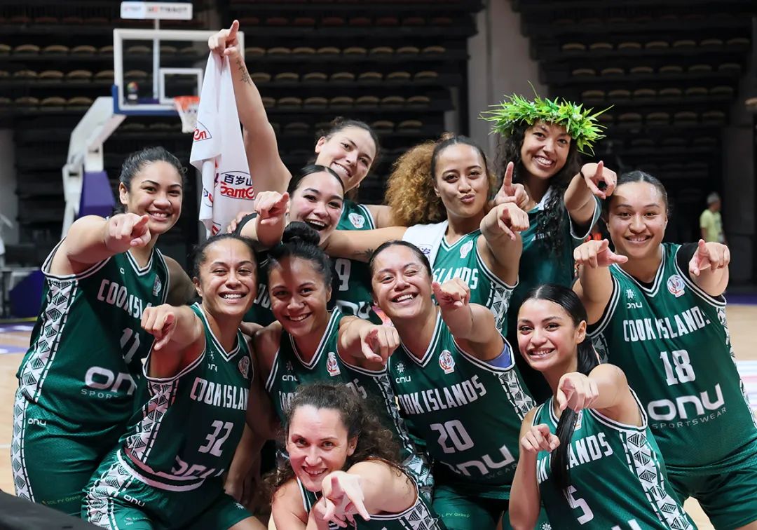 女篮亚洲杯：打球亲姐妹，上场母女兵——库克群岛队中的亲情队员