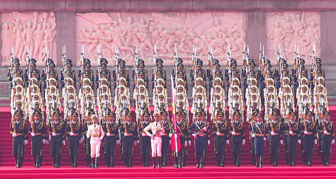 胜利日！阅兵场也是新闻摄影记者的战场