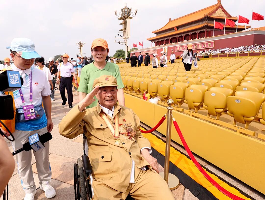 胜利日！阅兵场也是新闻摄影记者的战场