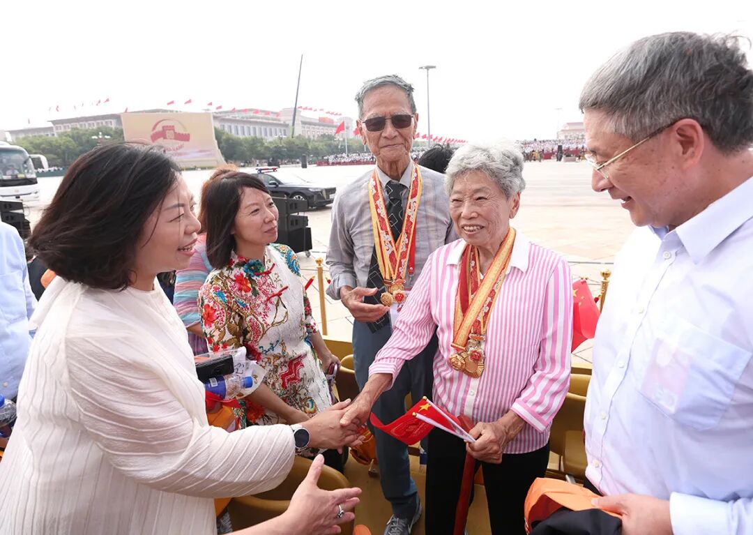 胜利日！阅兵场也是新闻摄影记者的战场