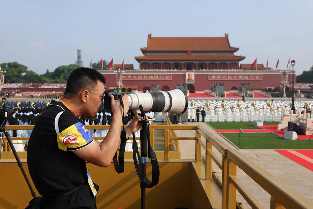 胜利日！阅兵场也是新闻摄影记者的战场