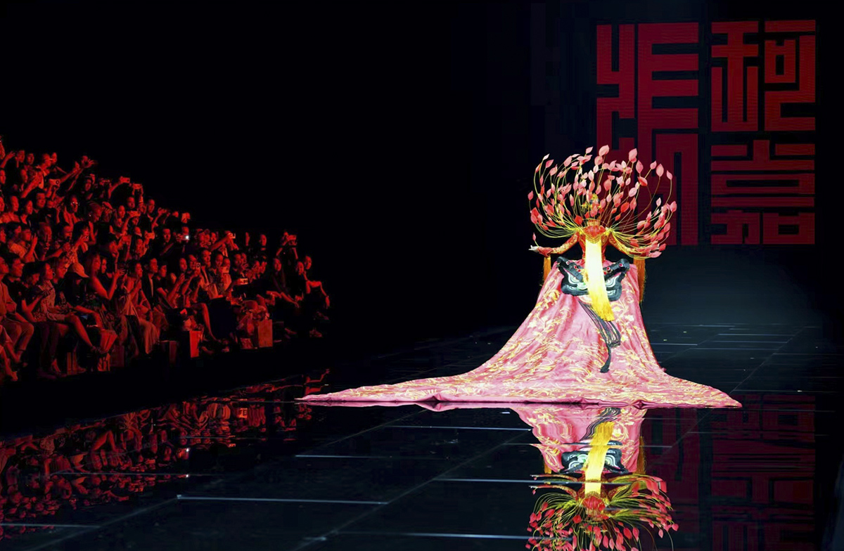 北京时装周:光影与艺术交融的盛宴 北京时装周:光影与艺术交融的盛宴