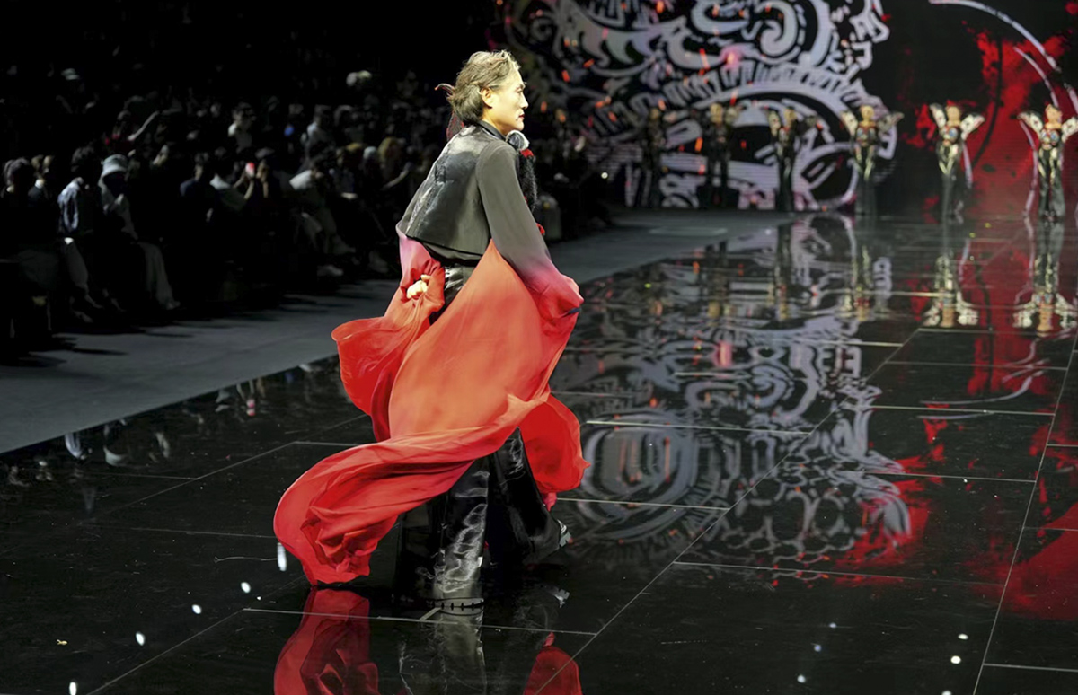 北京时装周:光影与艺术交融的盛宴 北京时装周:光影与艺术交融的盛宴