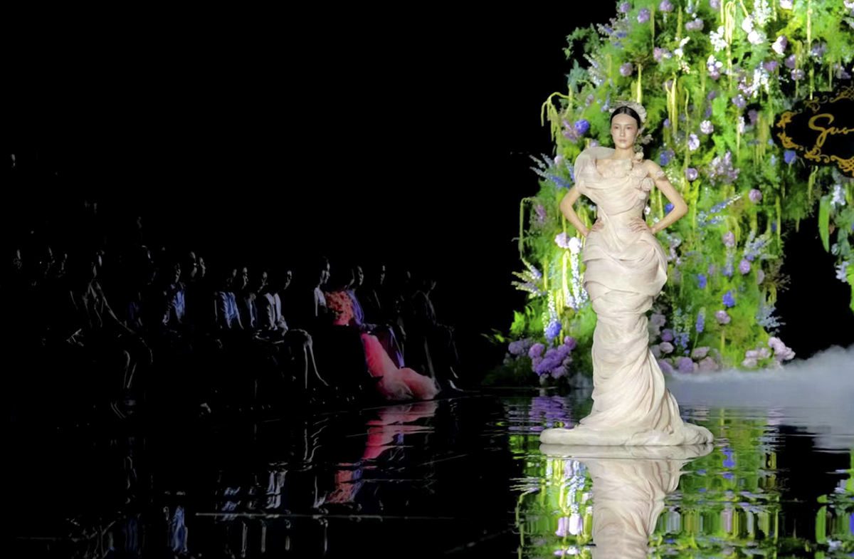 北京时装周:光影与艺术交融的盛宴 北京时装周:光影与艺术交融的盛宴