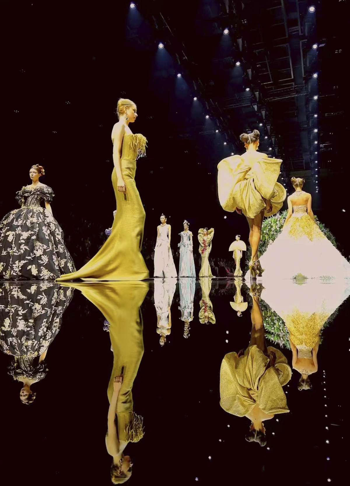 北京时装周:光影与艺术交融的盛宴 北京时装周:光影与艺术交融的盛宴