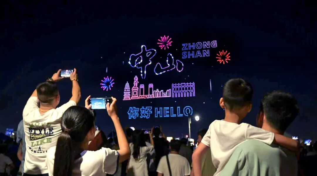 祖国的生日，人民的节日！新闻摄影记者用镜头记录这盛世繁华