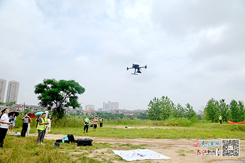 赣州市一单位组织20余架无人机竞技演练，以备防汛救急