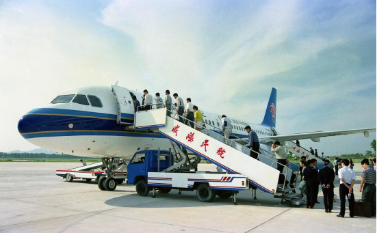 与城市共成长，一位威海摄影人的光影城记