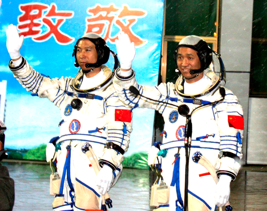 【镜界论道】从发射场到着陆场用“第三只眼”跟踪神舟六号 【镜界论道】从发射场到着陆场用“第三只眼”跟踪神舟六号