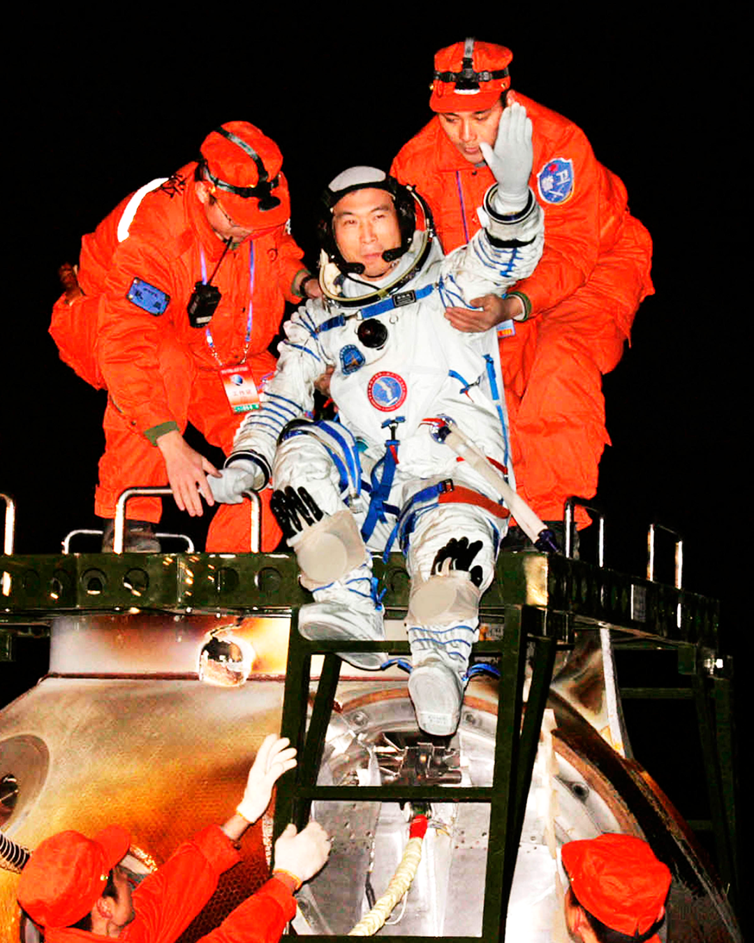 【镜界论道】从发射场到着陆场用“第三只眼”跟踪神舟六号 【镜界论道】从发射场到着陆场用“第三只眼”跟踪神舟六号